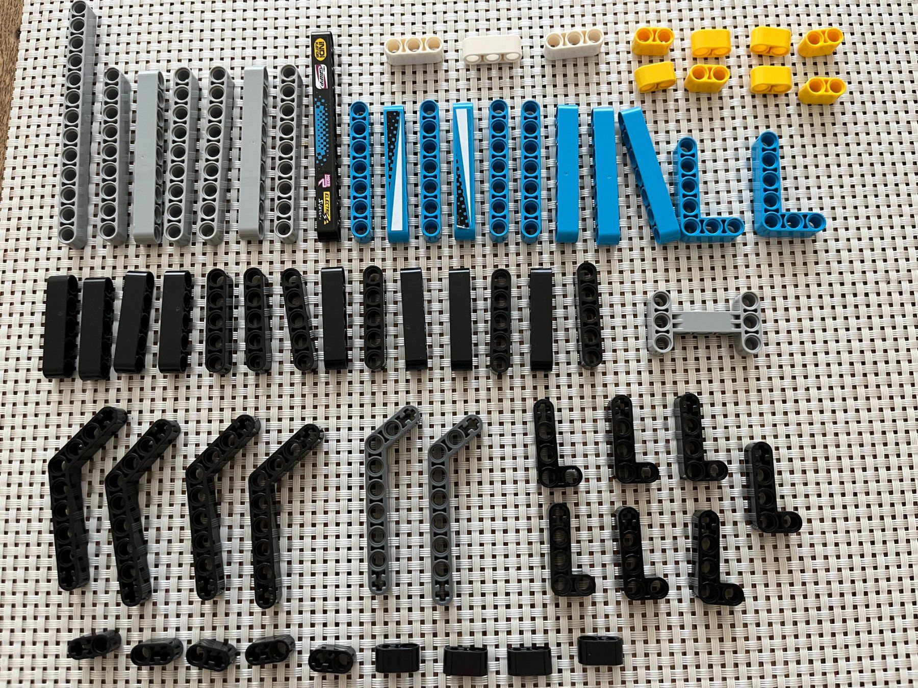 Lego Giocattoli: Lego Technik runde Lochbalken 42124 – Usato da Buochs venduto da Techtelmechtel