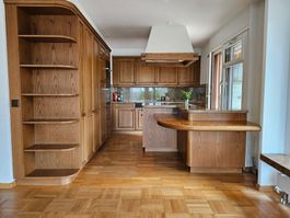 Einbauküche aus Holz inkl. Küchengeräte