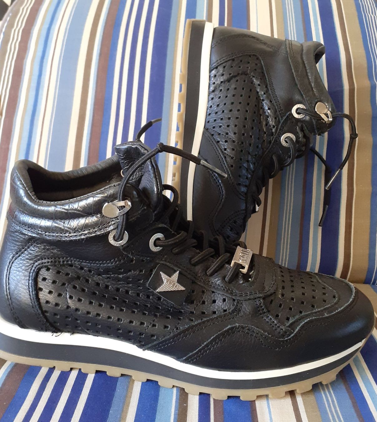 Damenschuhe: Cetti Leadersneaker, 36 – Gebraucht aus Bern von Solarsystem 1