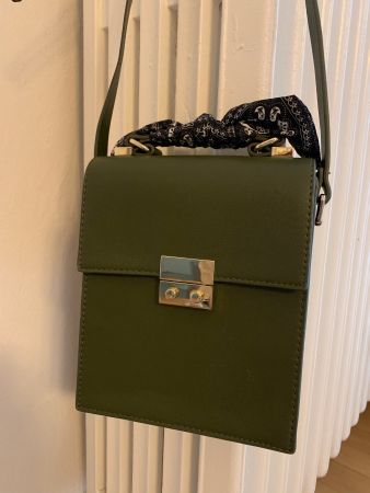 Kleine Umhängetasche olivgrün