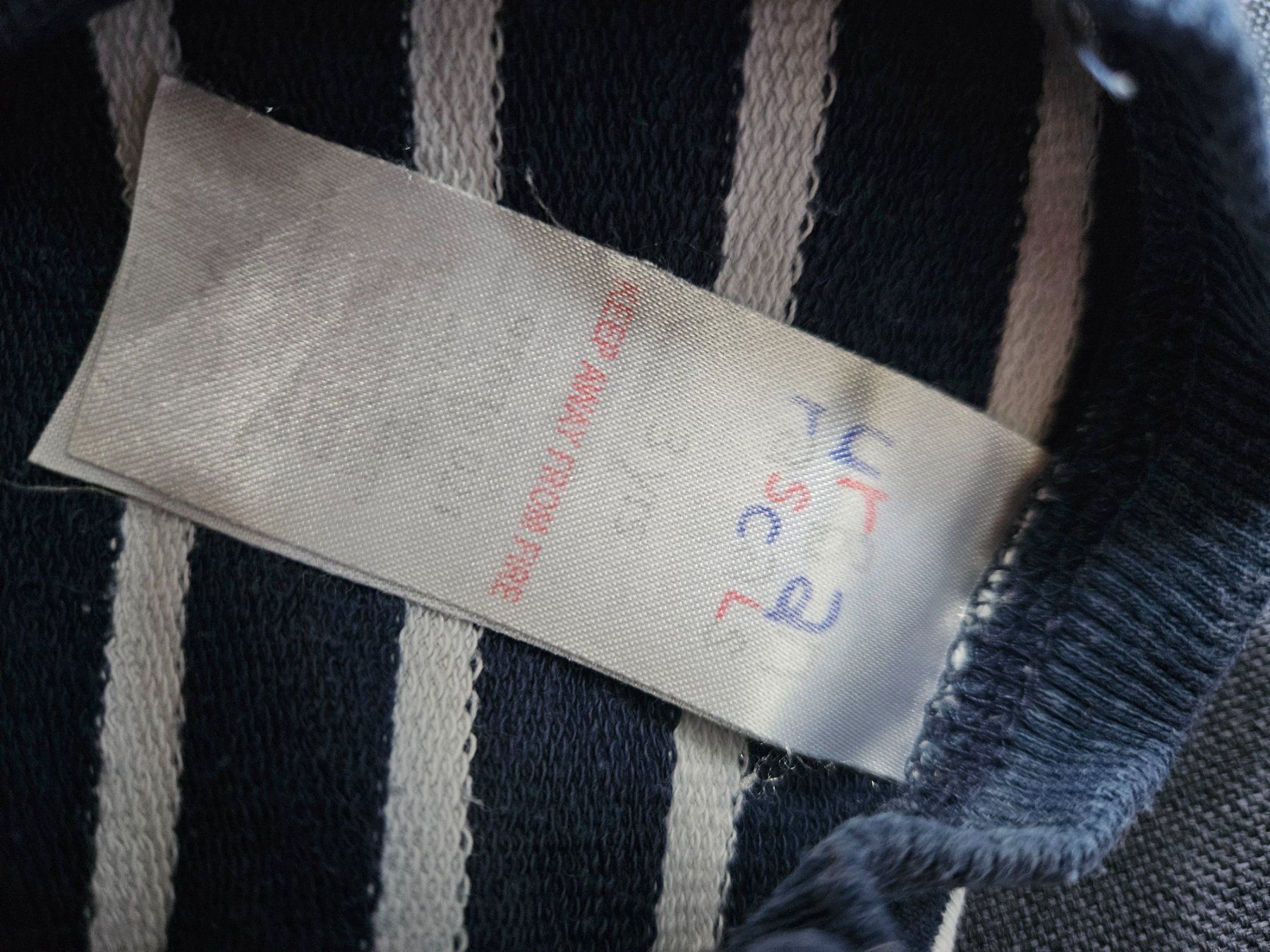 Pulls et sweat-shirts: Pullover Gr. 98 – D'occasion à Worb par jun_fj8w 3