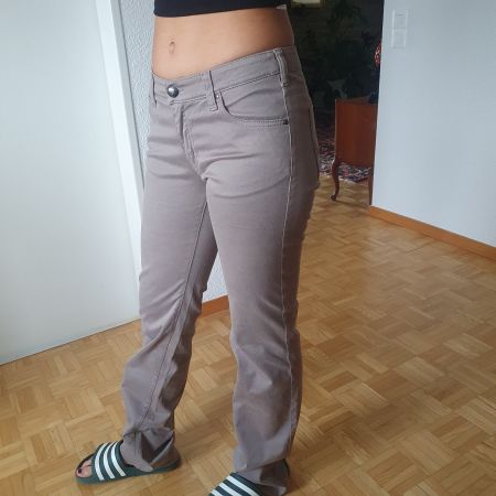 NEUE Originale Damen Armani Jeans Gr 28