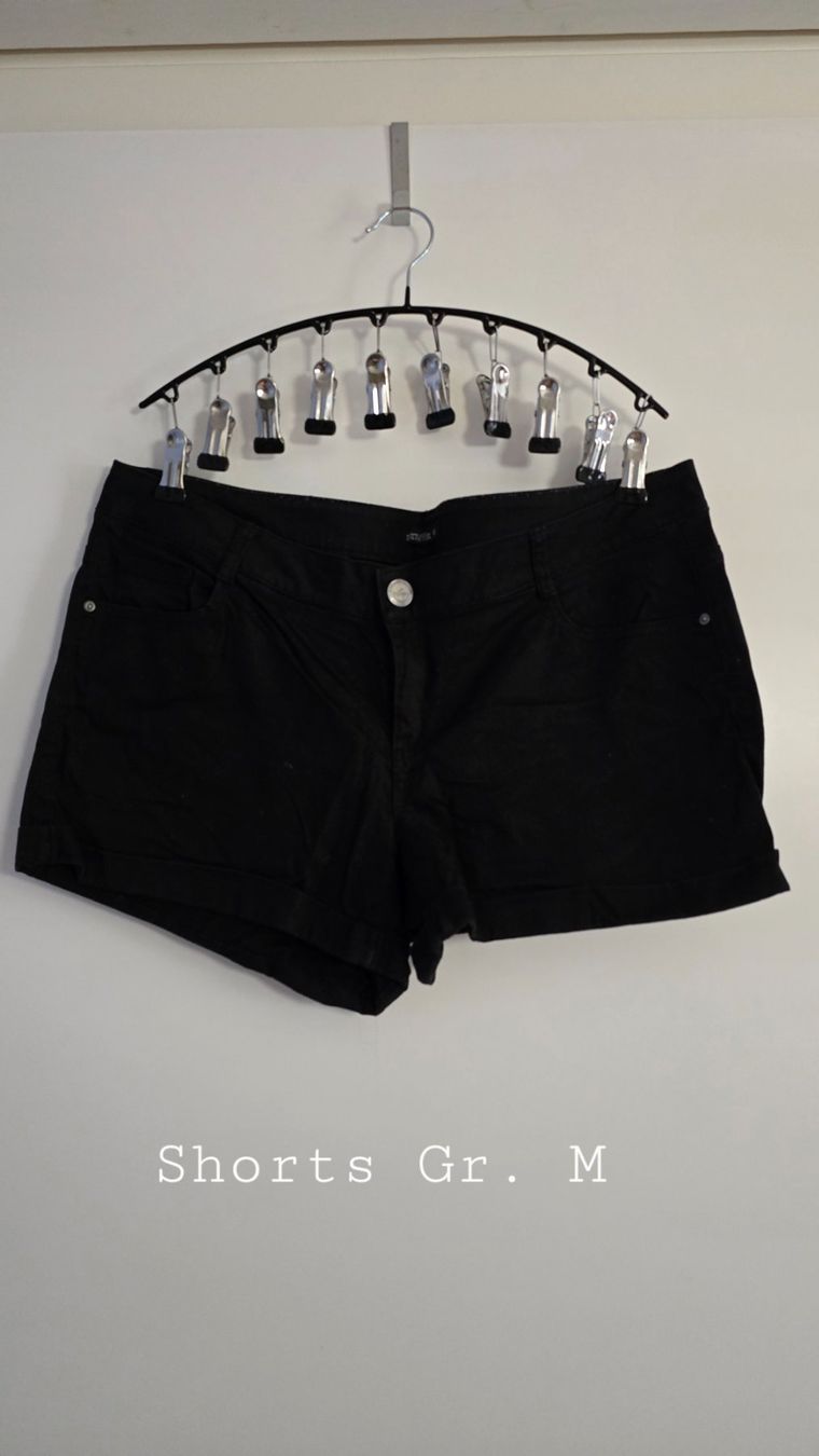 Pantalons: Shorts schwarz – D'occasion à Sumiswald par van_tfv5