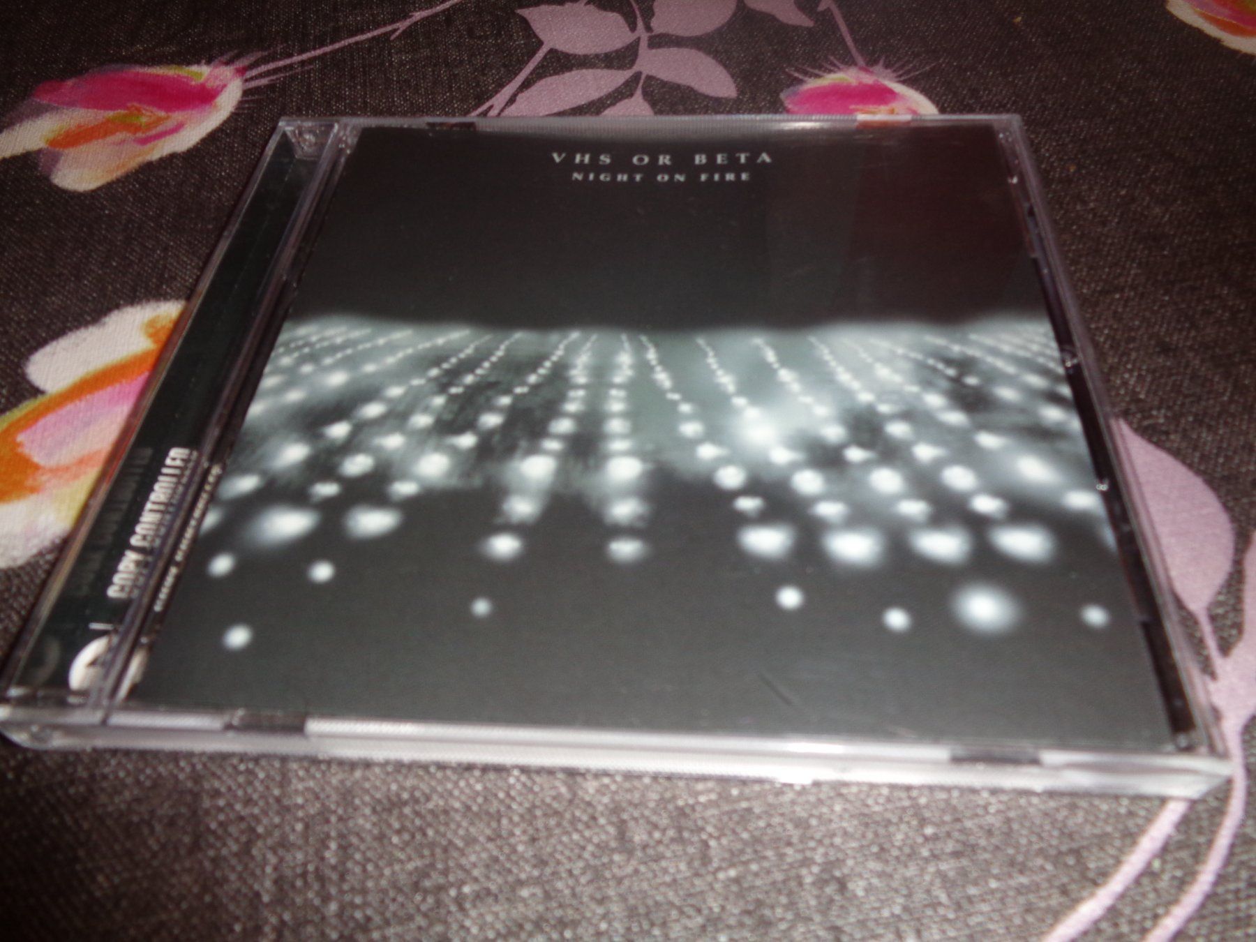 CDs: VHS or Beta - Night on Fire CD – Gebraucht aus Olten von Disc-Ausverkauf