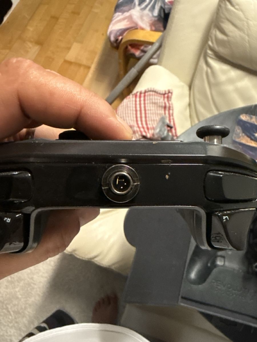 Manettes: Nacon Revolution Pro Controller PS4 mit Zubehör – D'occasion à Müllheim Dorf par gom_wv8k 1
