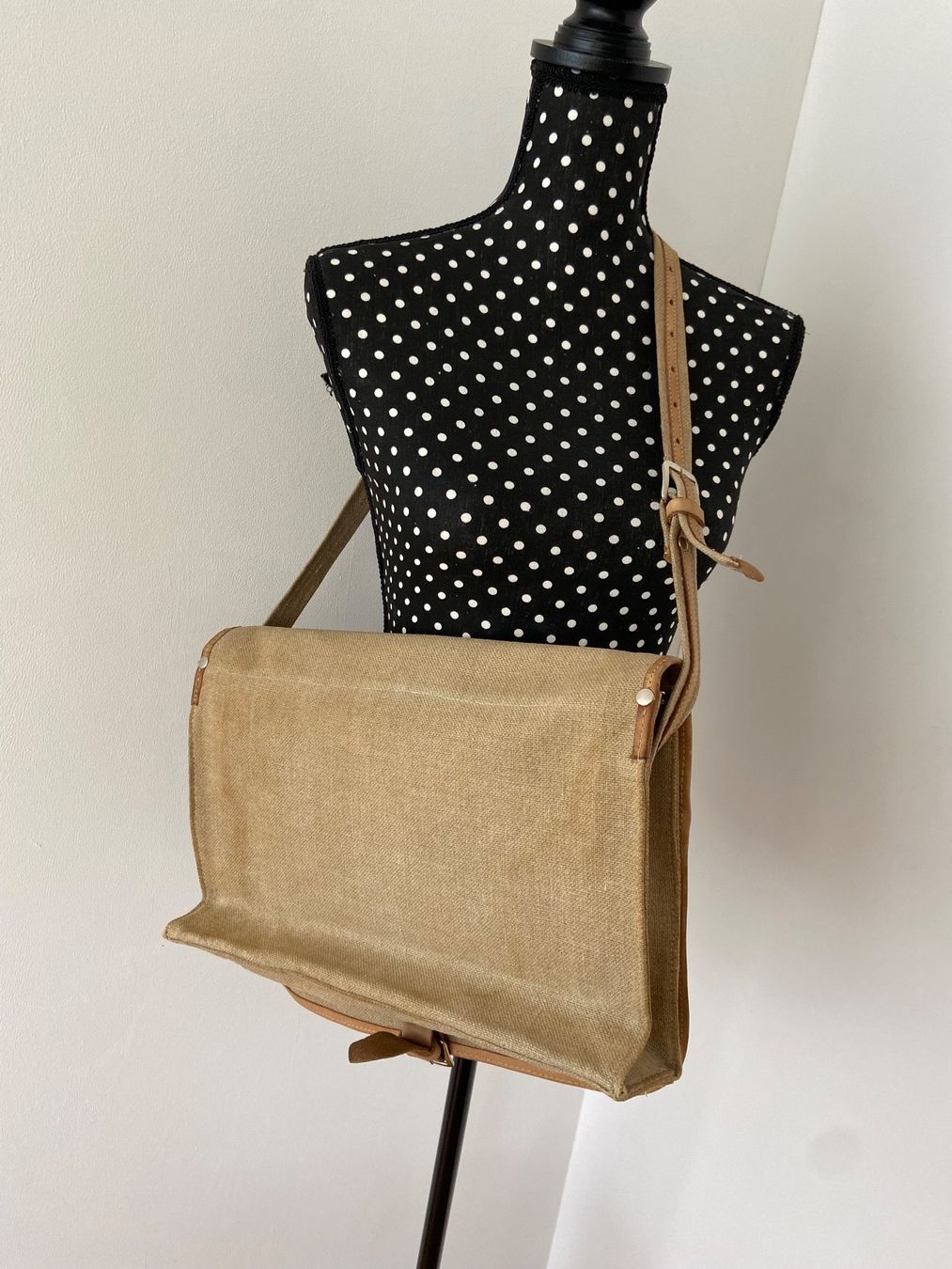 Borse: Leinen Ledertasche mit Umhängegurt – Usato da Zürich venduto da enjoyxvintage 3