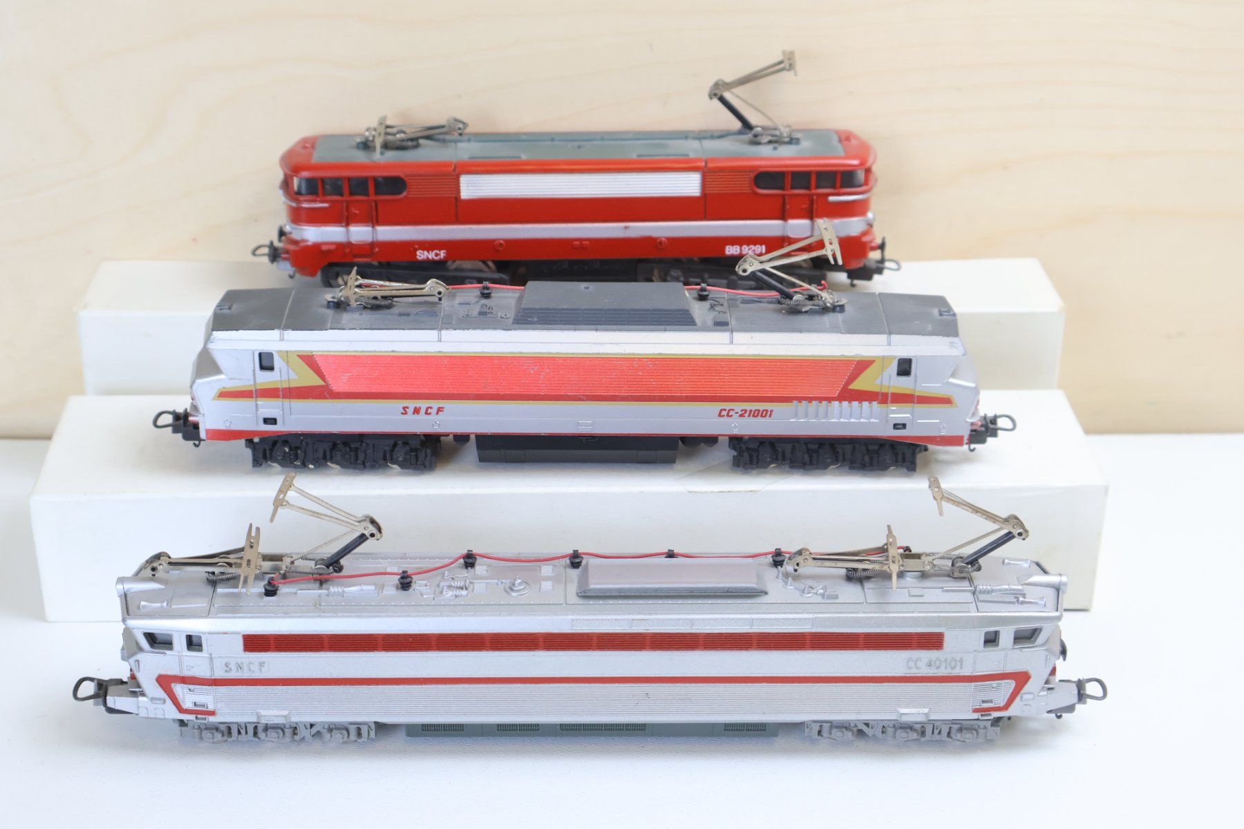 Lima Modelleisenbahnen: Lima SNCF 3 x E-Loks - H0 DC – Gebraucht aus Winterthur von Monstera 6