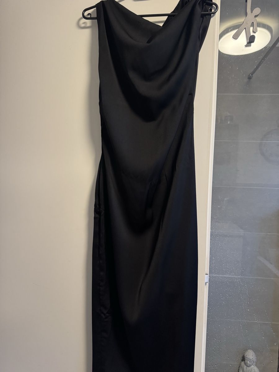 Na-kd Robes: Nakd Maxikleid Schwarz – D'occasion à Aathal-Seegräben par mar_k6lw