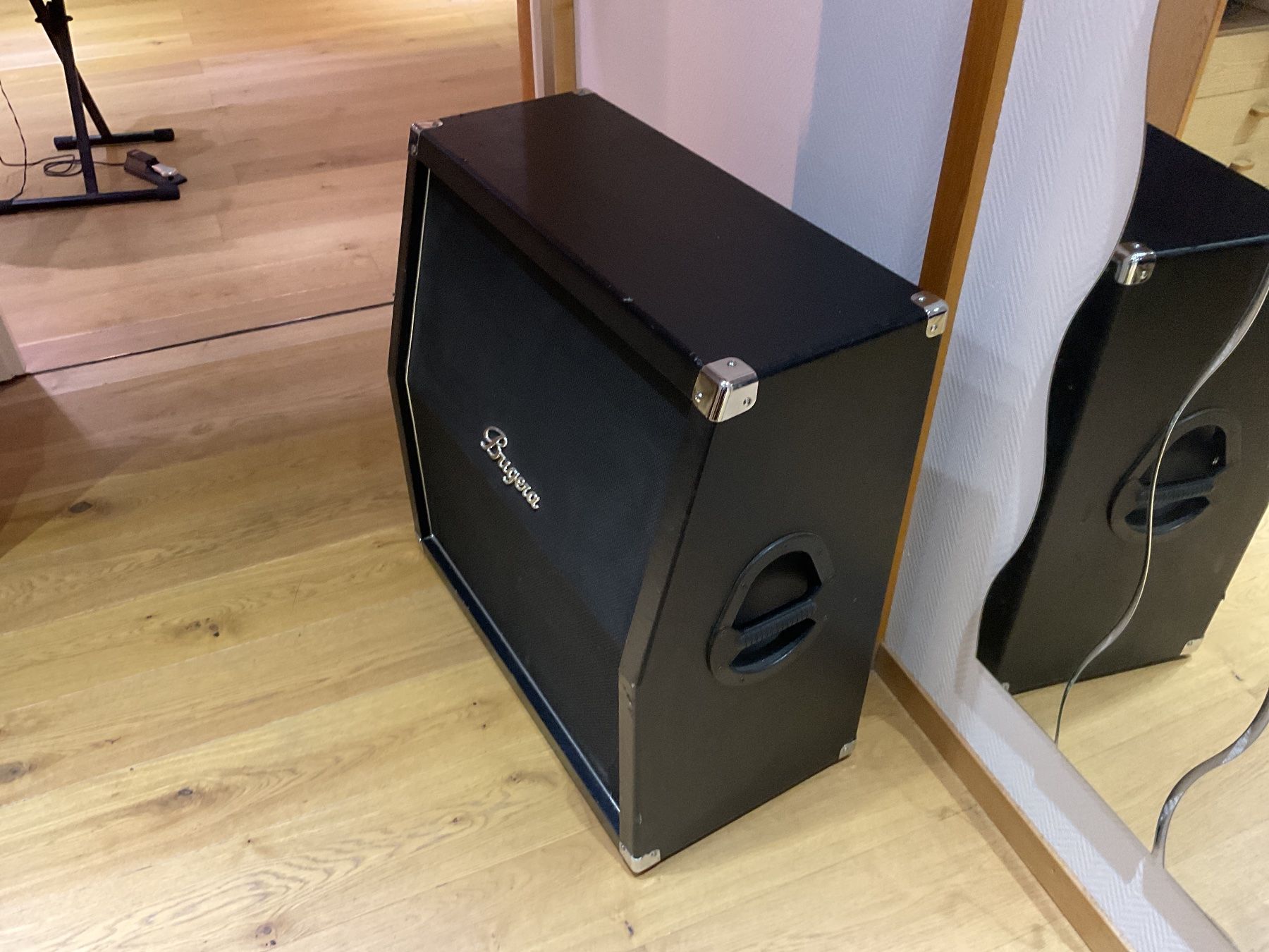 Lautsprecher: Bugera 412H-BK Gitarrenverstärker Box – Gebraucht aus Niederwil SG von Melar01 1