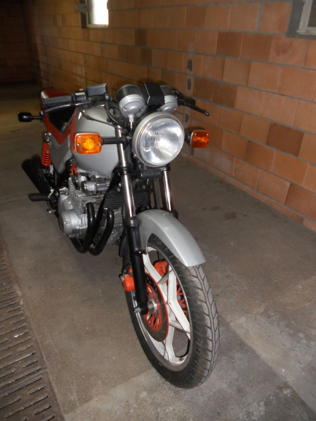 Suzuki Strasse: Suzuki GS650 G Katana 1983 – Gebraucht aus Neuenegg von designart64 1
