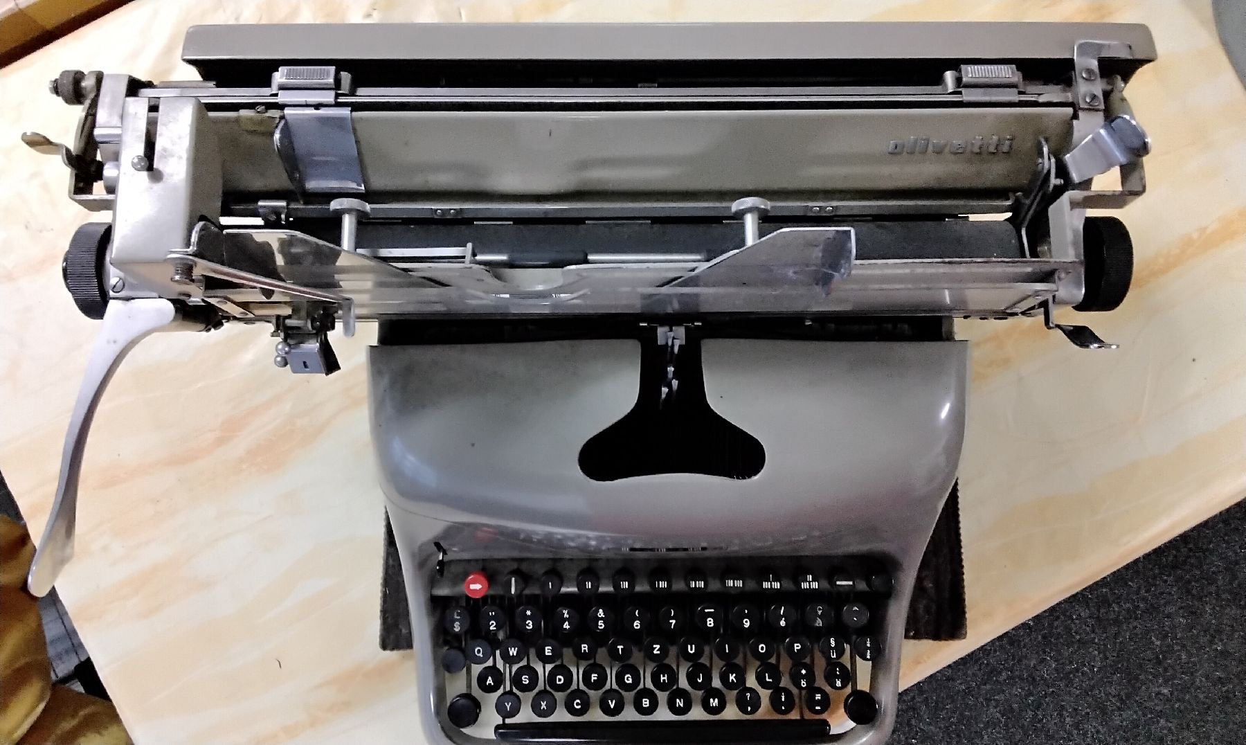 Olivetti Macchine da scrivere: antike Olivettischreibmaschine – Usato da Schwadernau venduto da lil_ysj8