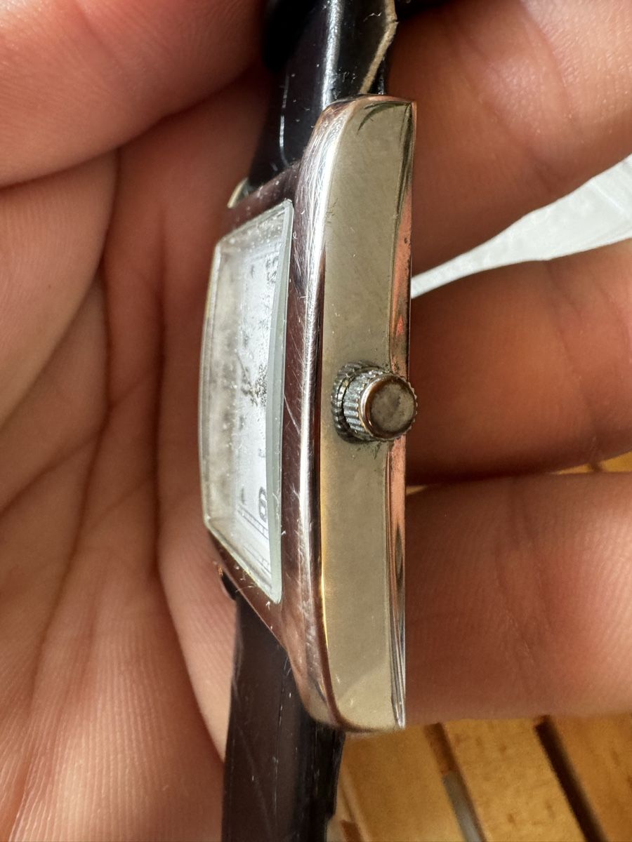 Montres: Time Trends Quartz Watch Rectangular Silver Case – D'occasion à Gerlafingen par naj_vj8s 7