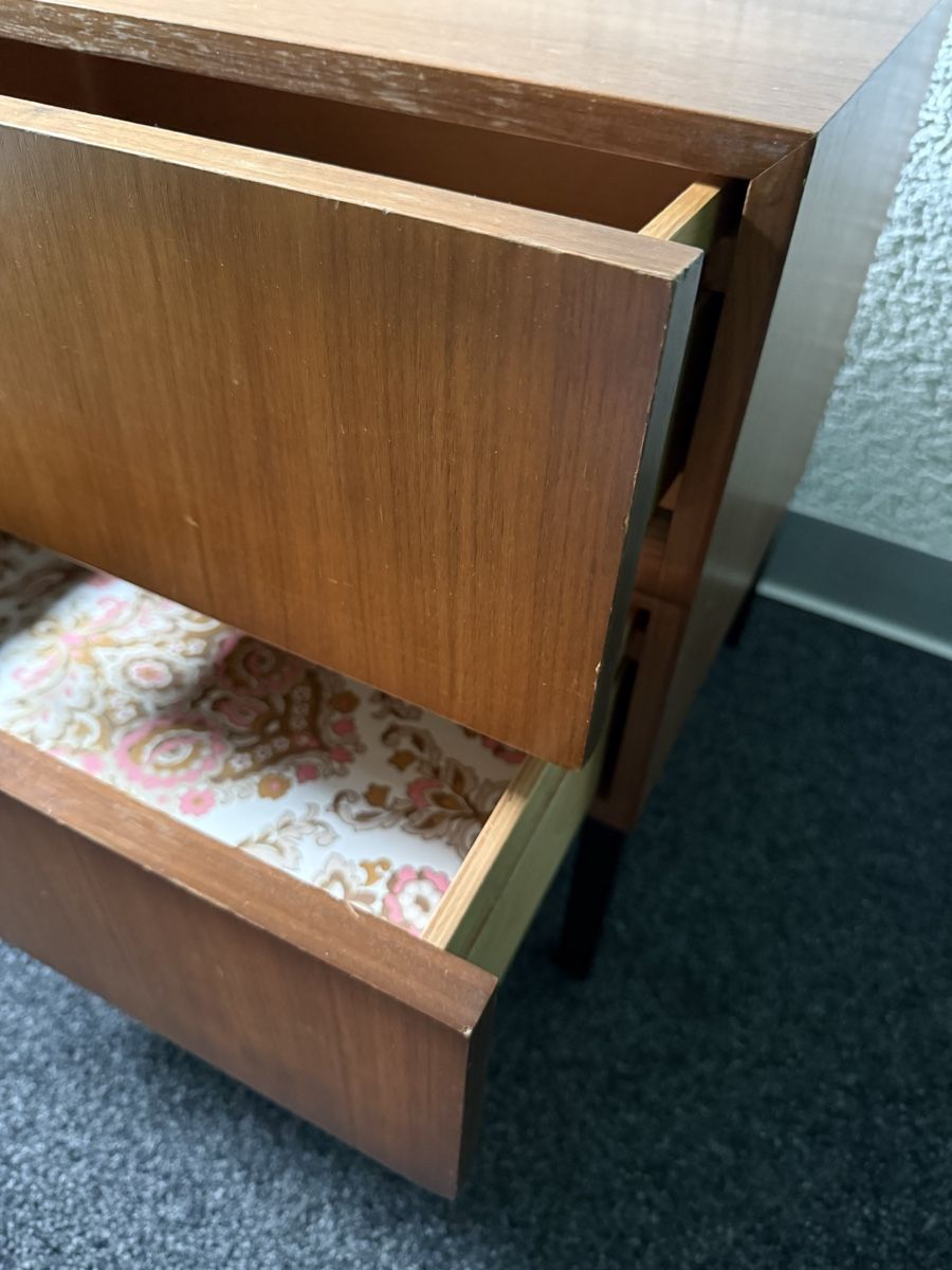 Kommoden: Kommode Nussbaum 4 Schubladen Vintage – Gebraucht aus Bern von Delamer 6