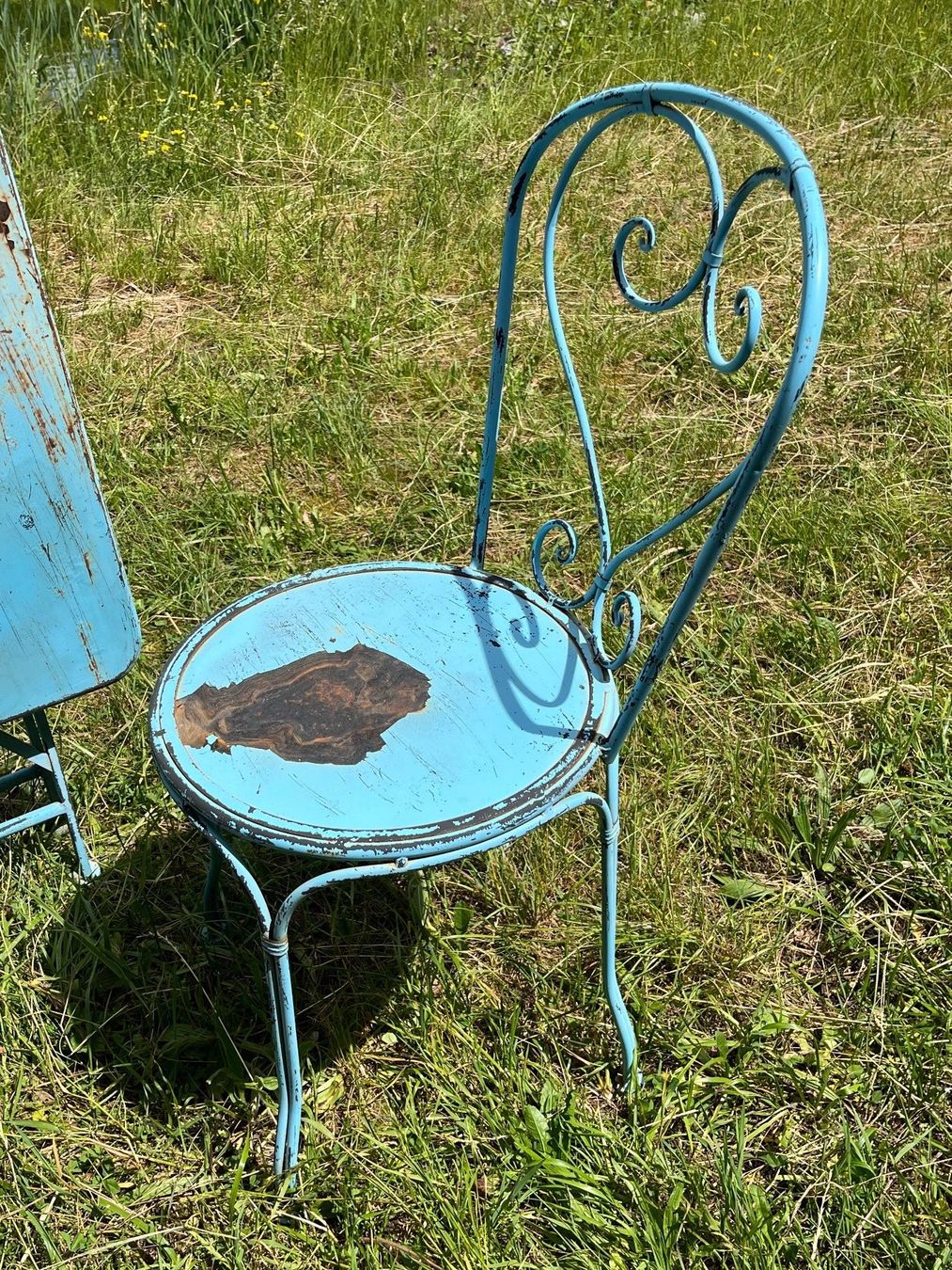 Set di tavolo e panche: Gartentisch mit 4 Stühlen, Metall – Usato da Madetswil venduto da Babalou 9