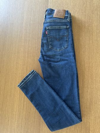 Levis Jeans Dunkelblau