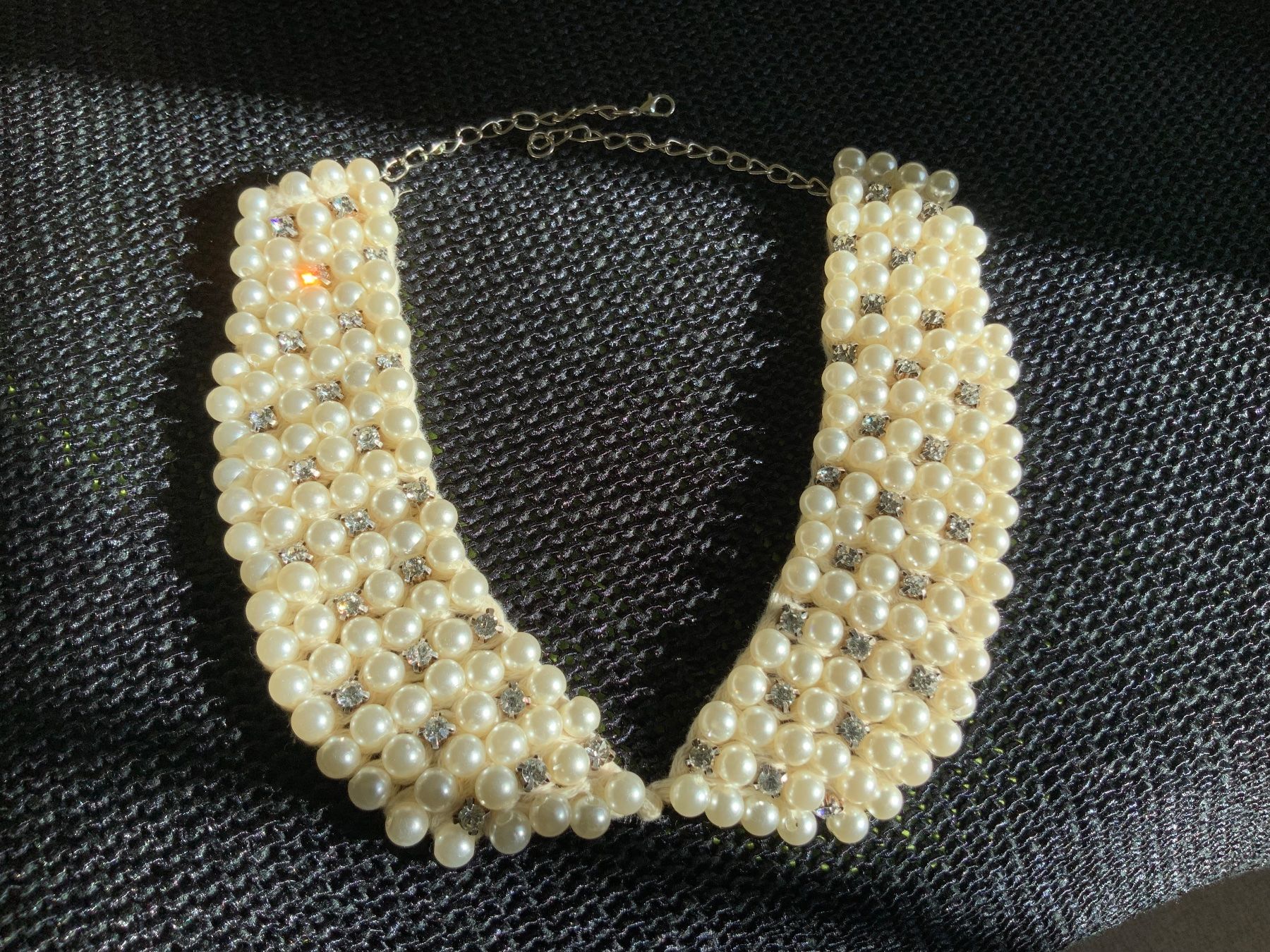 Ketten: Modeschmuck: Perlenhalskette mit Glaskristallen, Handarbeit – Gebraucht aus Zürich von ancillaschmidhauser