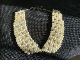 Modeschmuck: Perlenhalskette mit Glaskristallen, Handarbeit