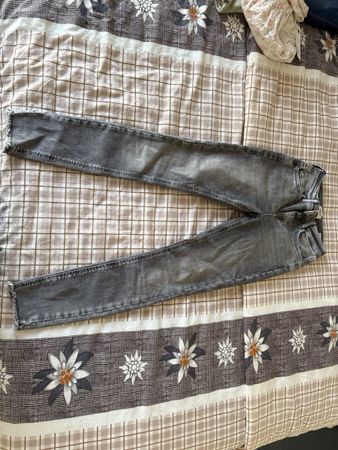 Jeans Damen grau schmal geschnitten Grösse xs guter Zustat