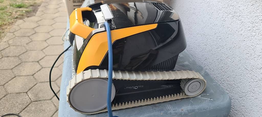 Dolphin Accessoires de piscine: Neuwertiger Dolphin E20 Pool Roboter – D'occasion à Fulenbach par ORANGE03 2