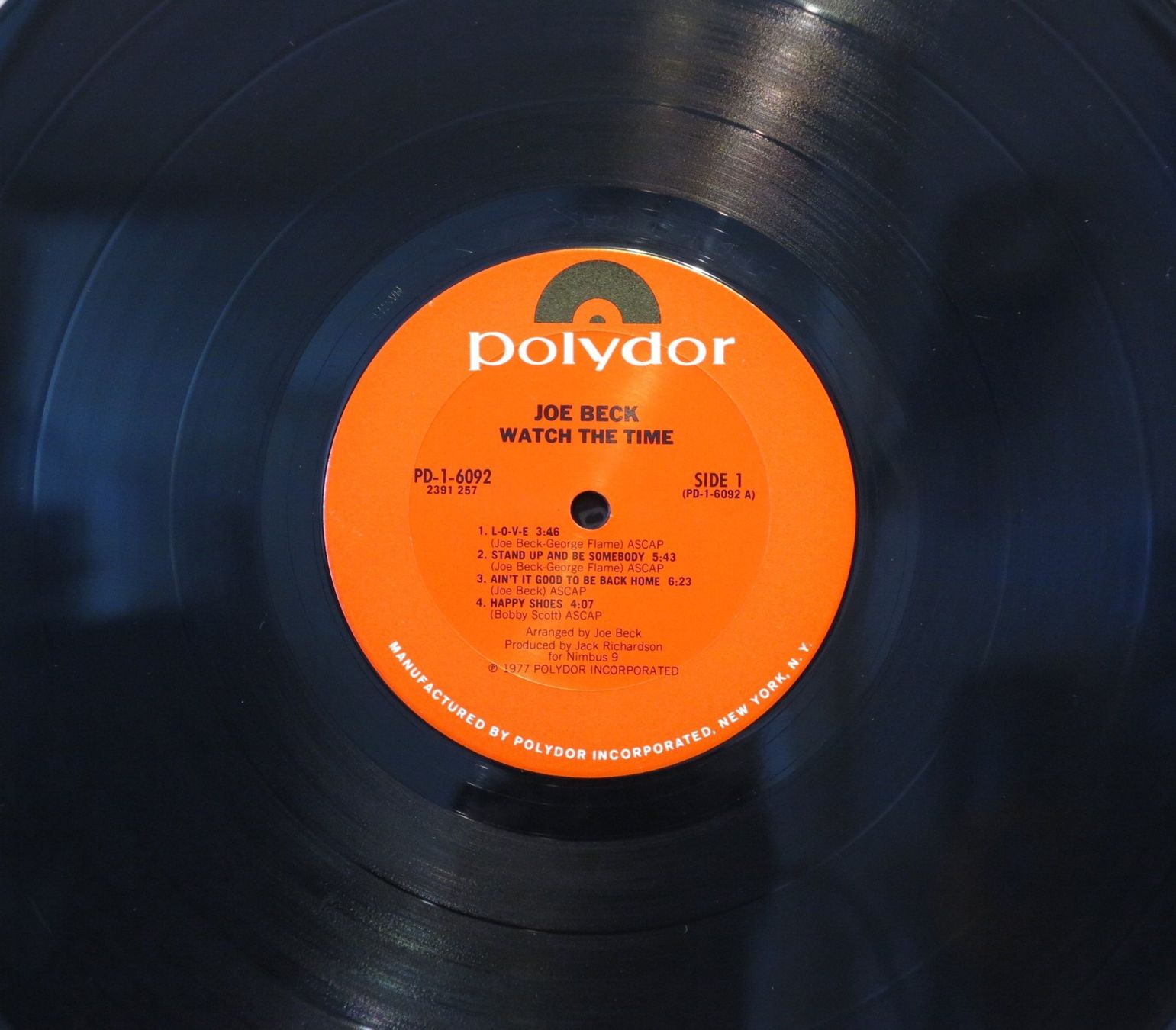 Dischi in vinile: Joe Beck - Watch the Time / LP – Usato da Zürich venduto da Naim60 2