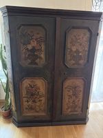 Antiker Bauernschrank, original Bemalung