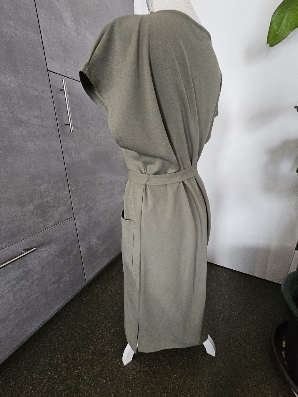 Kleider: Kleid Soyaconcept oliv mit Bindegurt – Gebraucht aus Anwil von tamoos 1