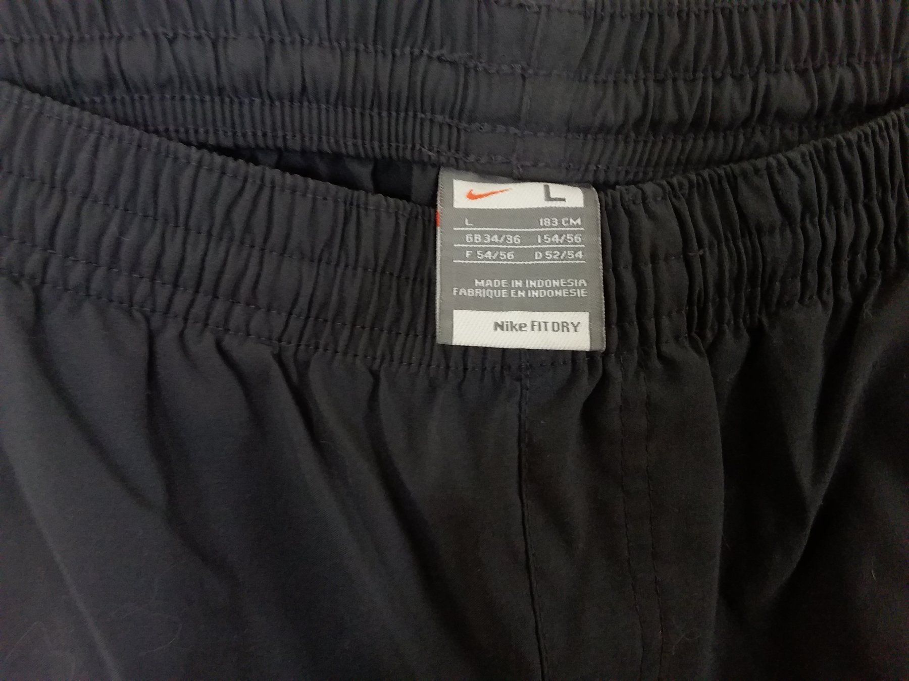 Nike Pantaloni: NIKE Freizeithose Gr 52/54 – Usato da Immensee venduto da Btrutmann 2