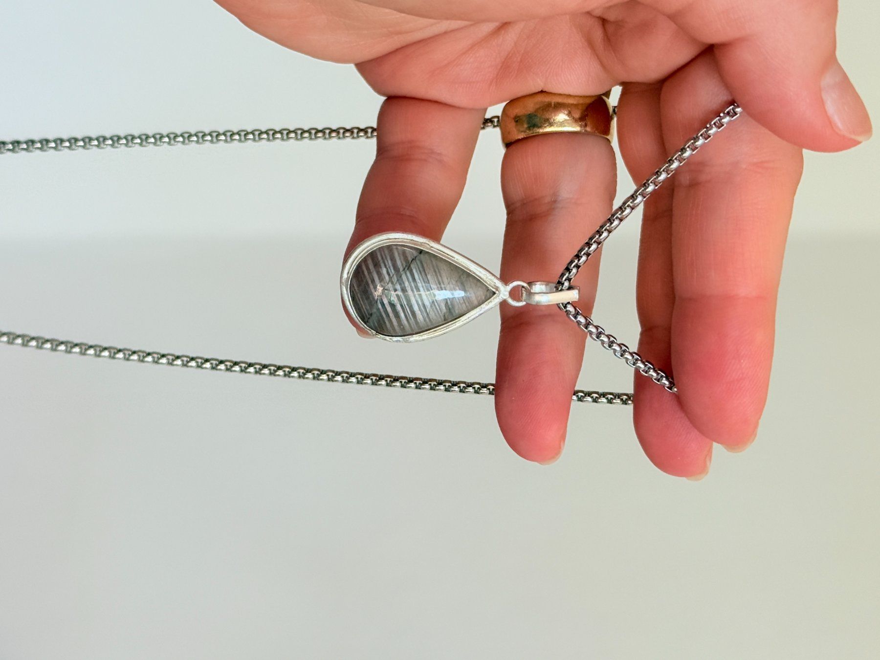 Colliers: Labradorite necklace – Neuf avec emballage d'origine à Genève par AGBERG 7