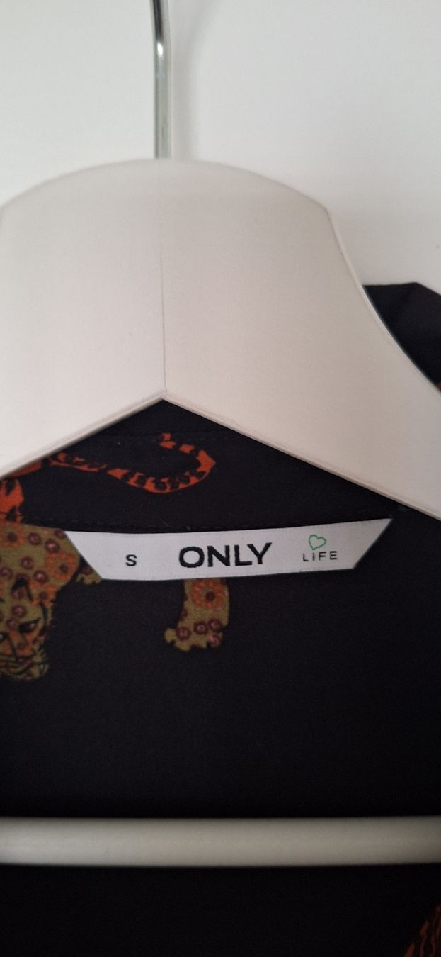 Only Robes: Kleid only – D'occasion à Mumpf par SwissDi 1