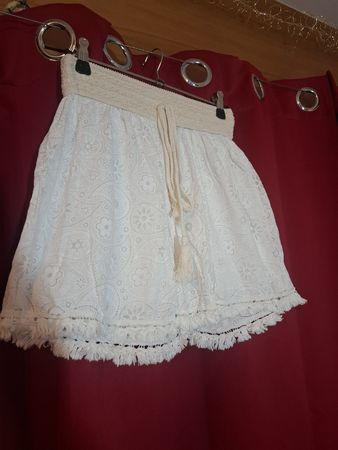 Short en dentelle blanche d'été, taille S, parfait état!
