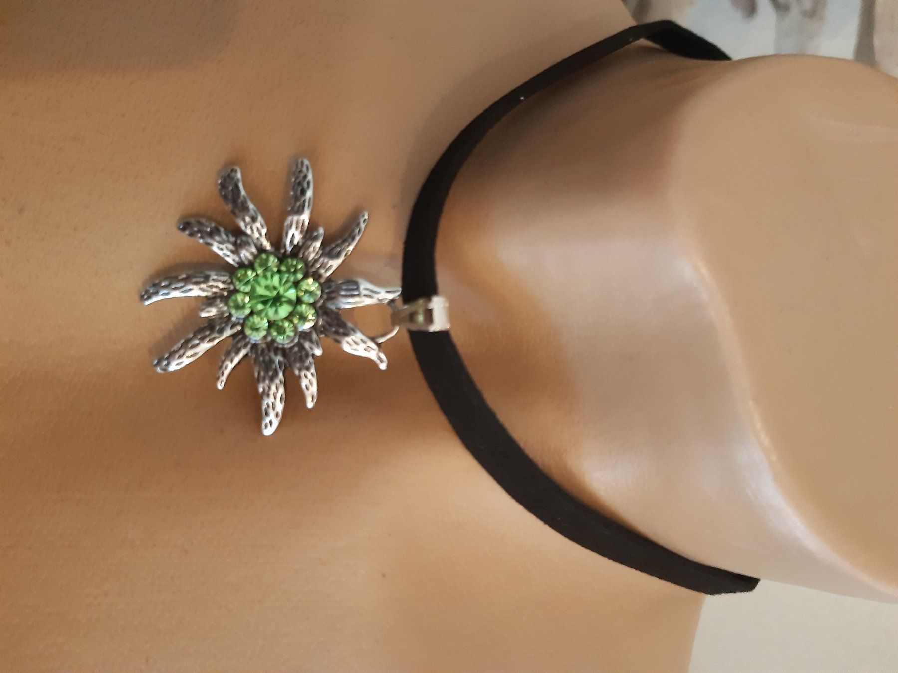 Pendentifs: Kropfband edelweiss blau Schwingfest – Neuf avec emballage d'origine à Ibach par chaemilochhobbygarte 2