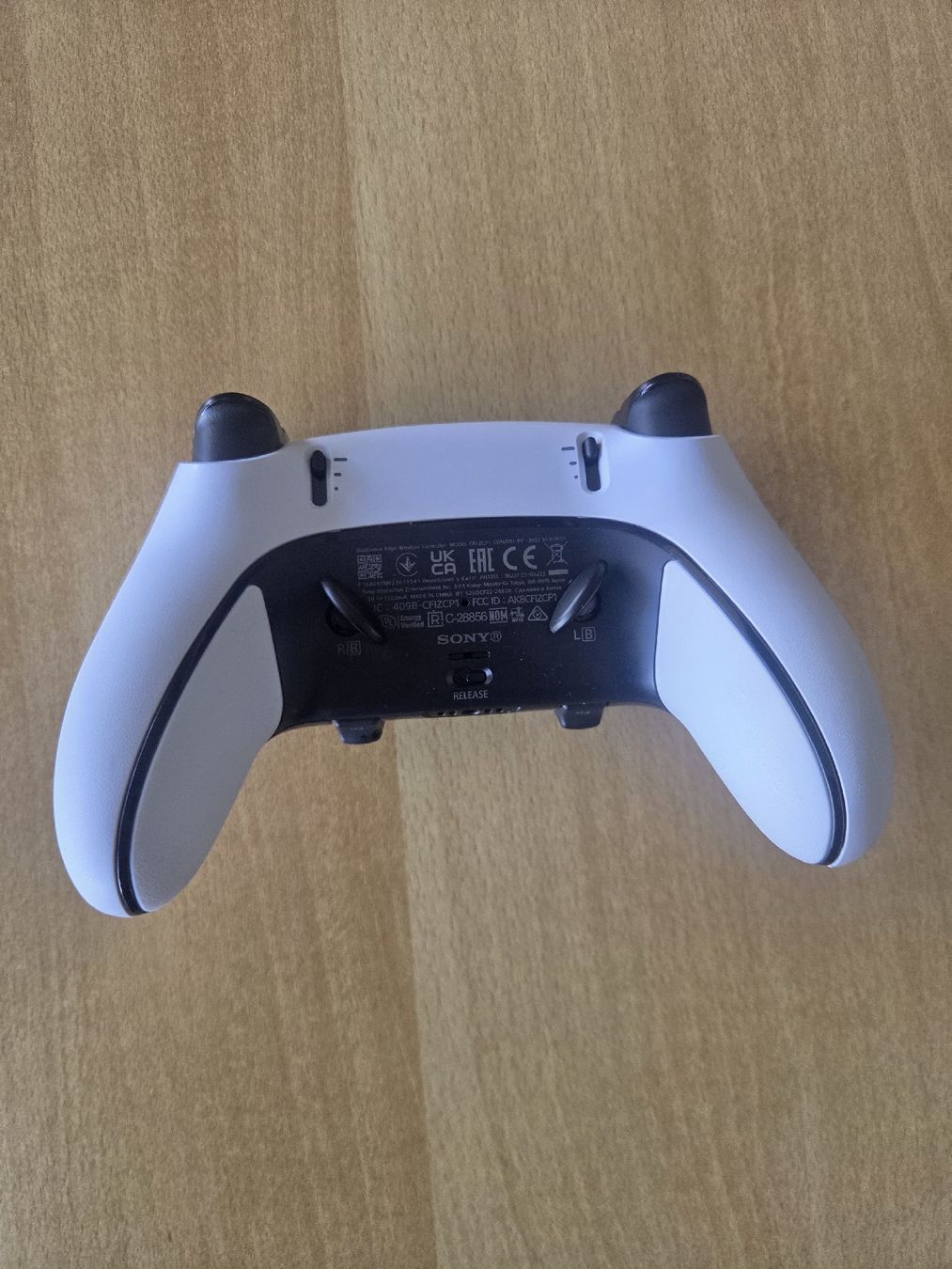 Sony Console: Plusieurs manettes à vendre – Nuovo (secondo la descrizione) da Aven venduto da gae_6krx 2
