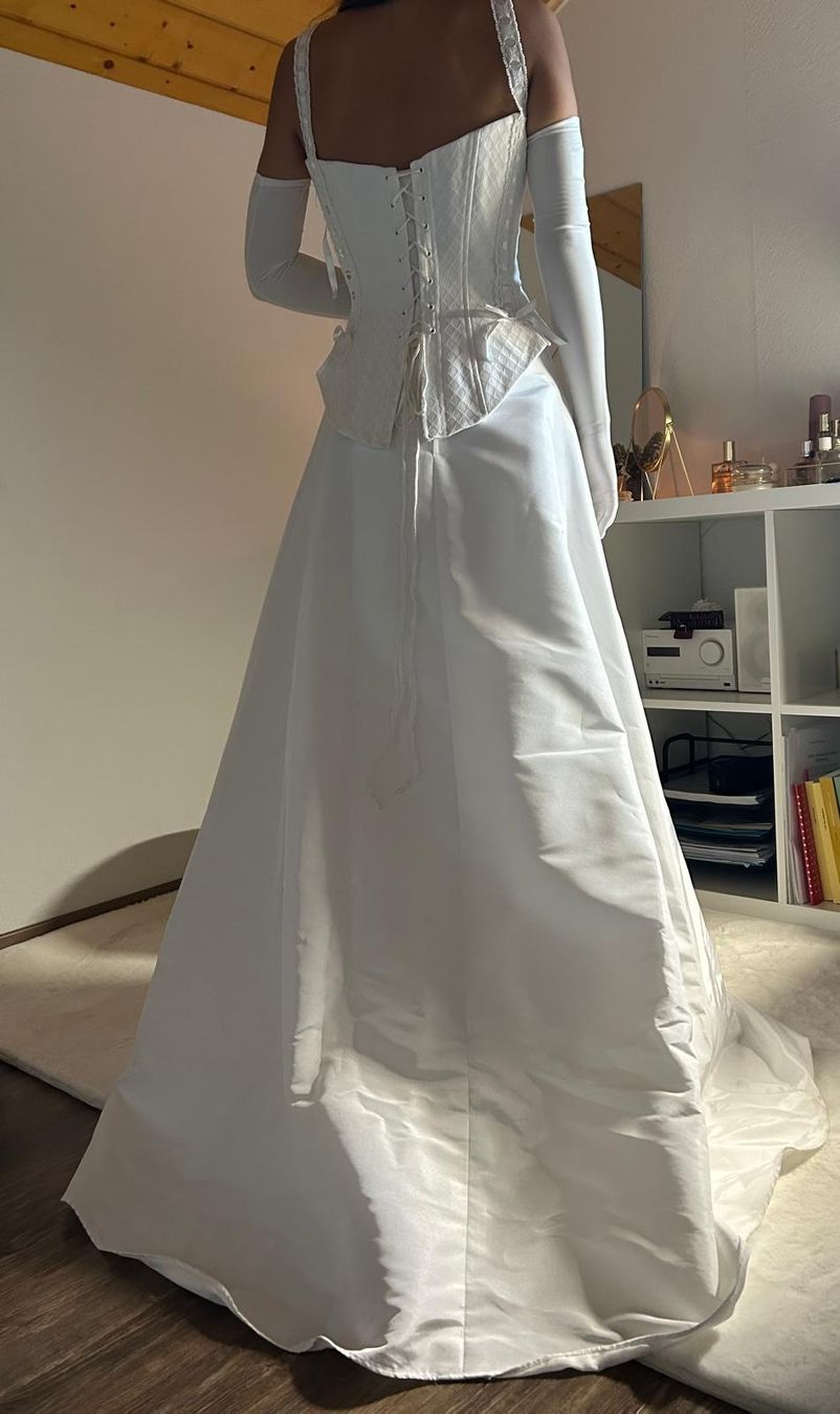Kleider: Robe de mariée – Gebraucht aus Cornaux NE von syl_fm8y 1