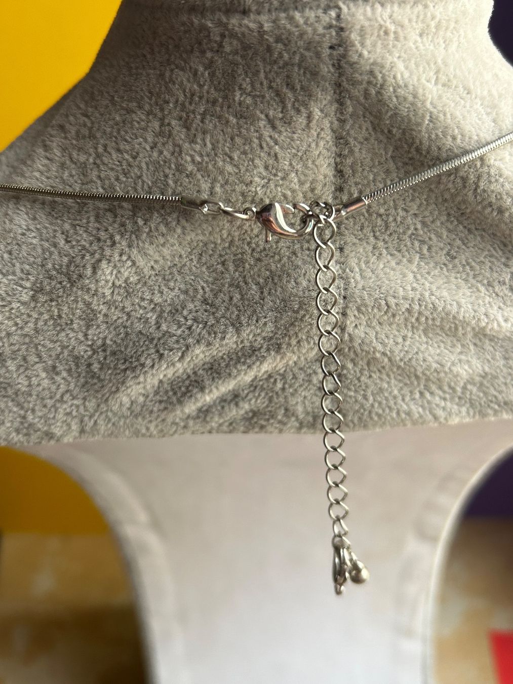 Ketten: Herz-Collier, Schlangen-Kette, Anhänger 40cm – Gebraucht aus Laufen von Bellavitaboom 3