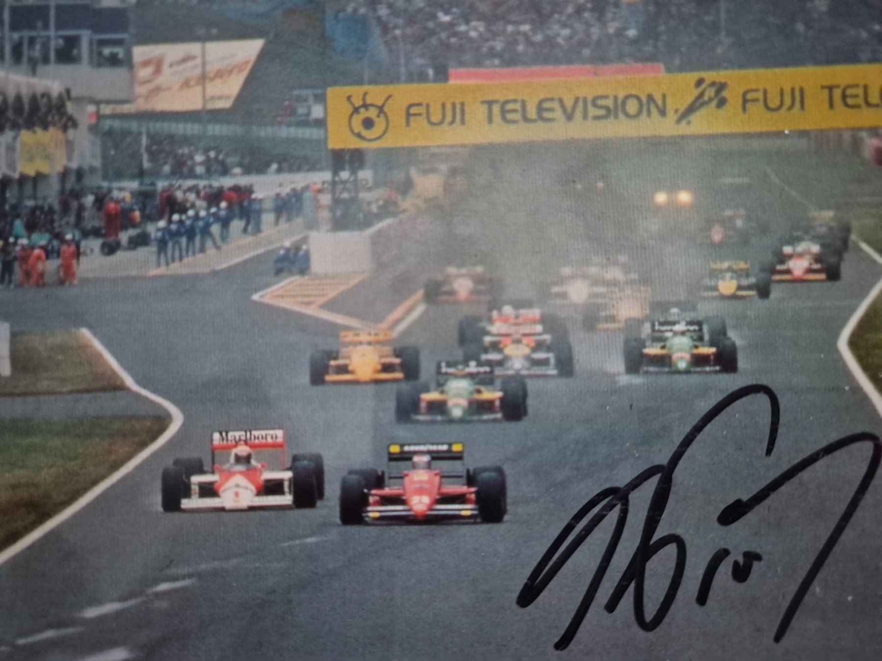 Ferrari Modellini d'auto: Gerhard Berger Ferrari + Helm + Autogramm – Usato da Oberbuchsiten venduto da laffite54 1
