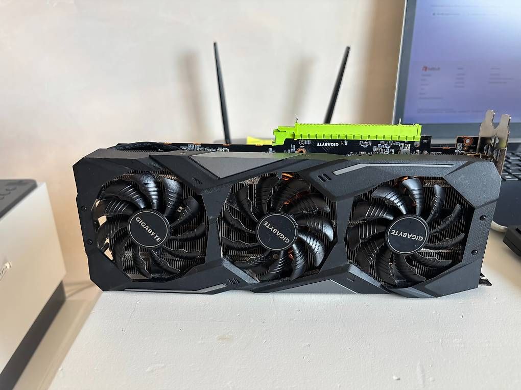 Grafikkarten: AMD Radeon RX 5700 XT – Gebraucht aus Aurigeno von RICCARDO013 2