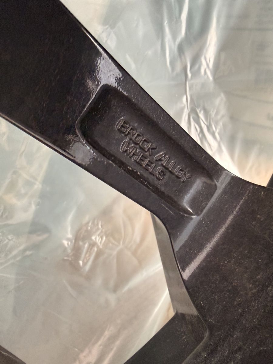 Audi Cerchioni: Alufelgen Satz mit Winterreifen  – Nuovo (secondo la descrizione) da Au SG venduto da Plant_Padron 5
