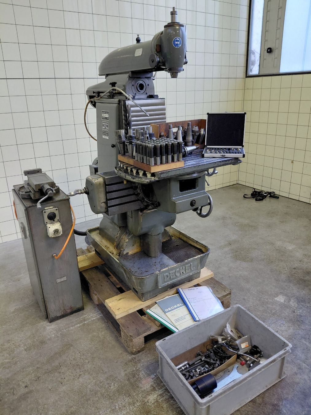 Tutte le macchine: Deckel FP2 Fräsmaschine – Usato da Schüpfen venduto da Marathon013
