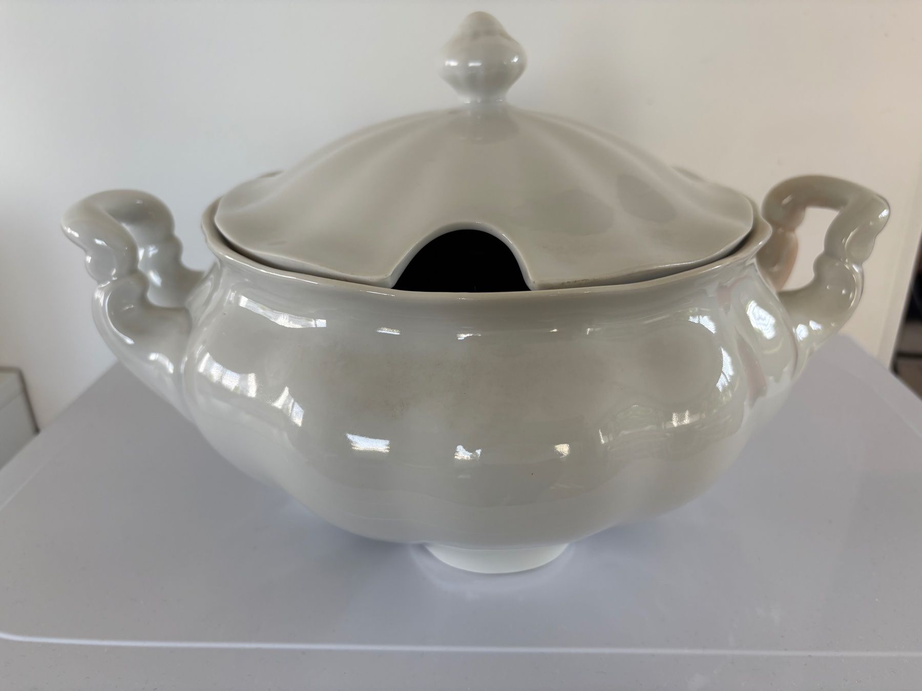 Ciotole: Soupière blanche élégante de Pologne – Usato da Lausanne venduto da opi_92cn