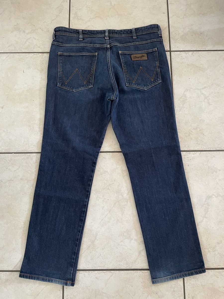 Wrangler Jeans: Jeans Wrangler Arizona Taille 38 32 – Usato da Vallamand venduto da Bricbracbroc82 1