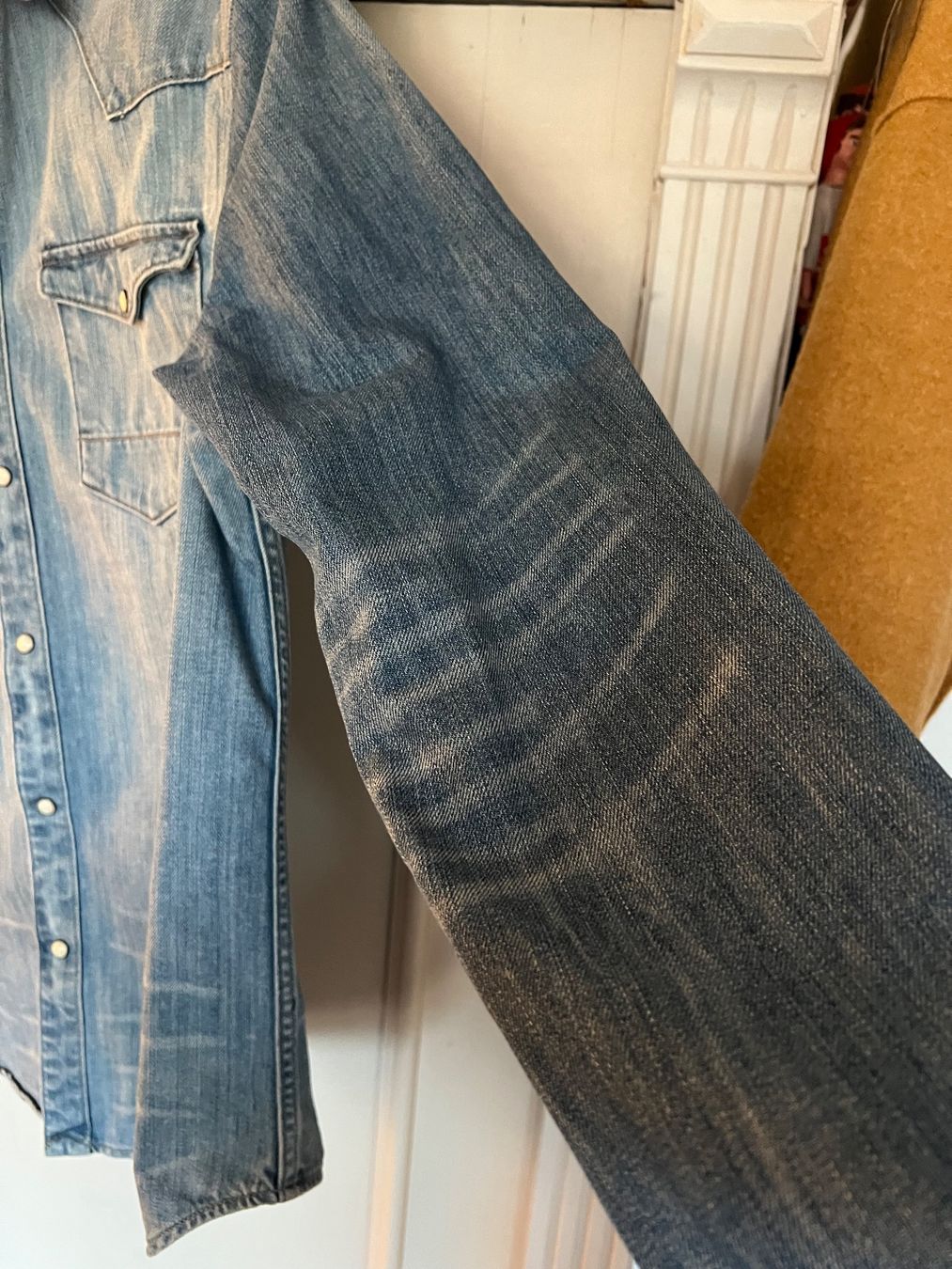 Allsaints Hemden: All Saints Denim Hemd, Slim Fit, Grösse M. – Neu (gemäss Beschreibung) aus Biel/Bienne von Girasole232 1