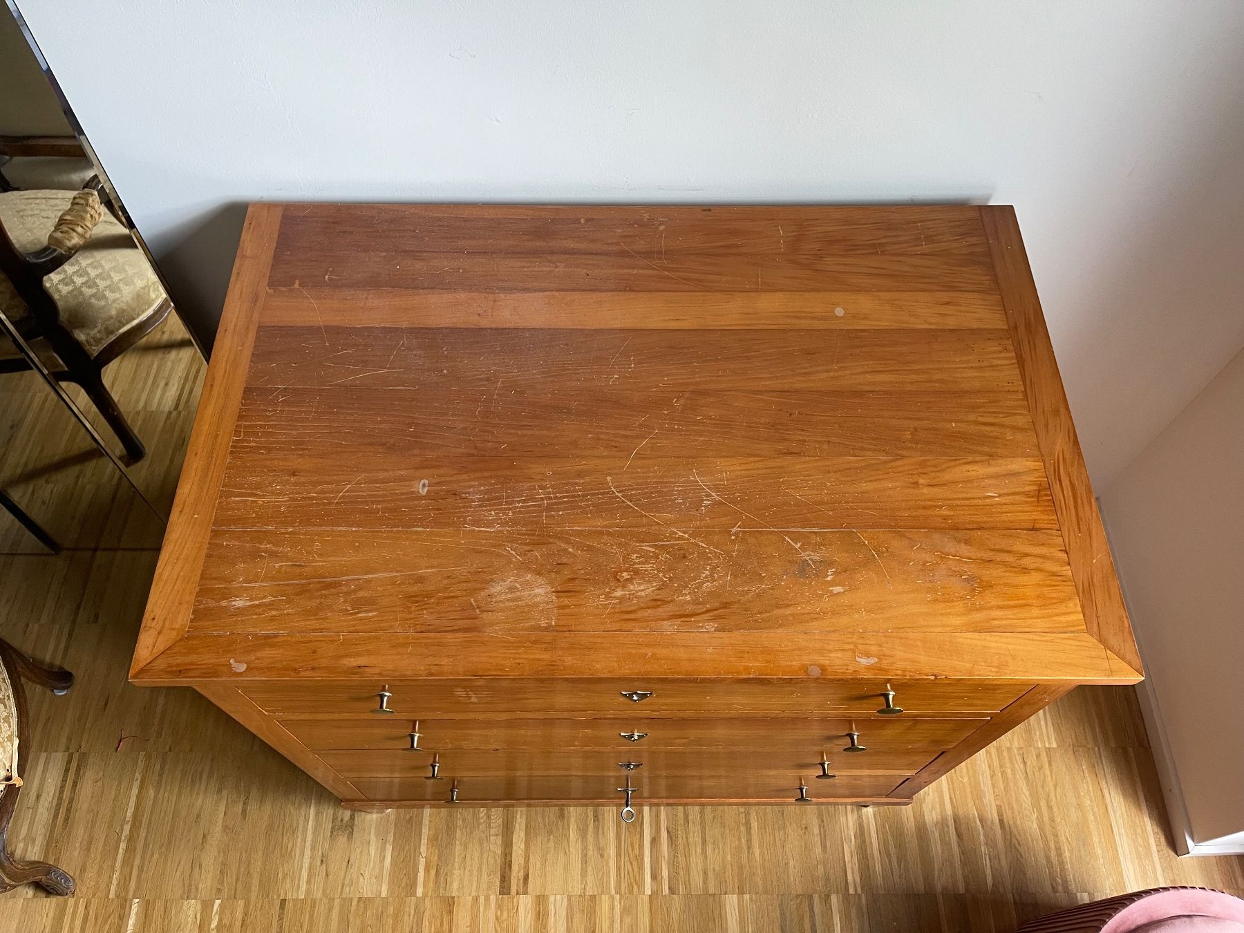 Cassettiere: Gratis Antike Kommode - Massives Holz - 4 Schubladen – Usato da Luzern venduto da woti-shop 3