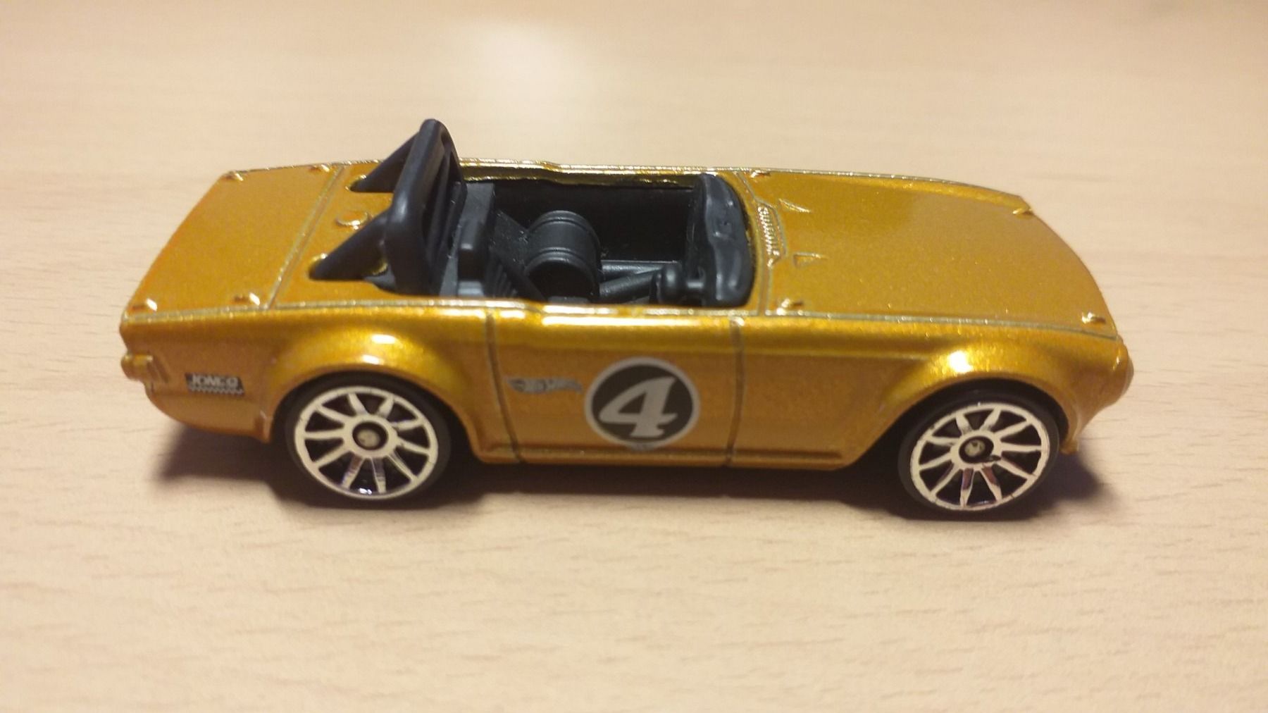 Hot Wheels Modellini d'auto: Hot Wheels Triumph TR6 N4036 – Usato da Schindellegi venduto da nin_7njd
