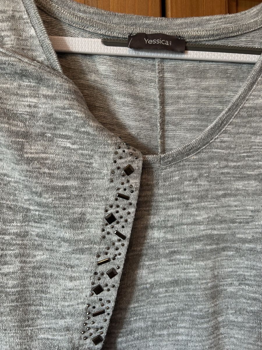 Top: Blouse avec petits brillant – Usato da Daillens venduto da guisepa 1