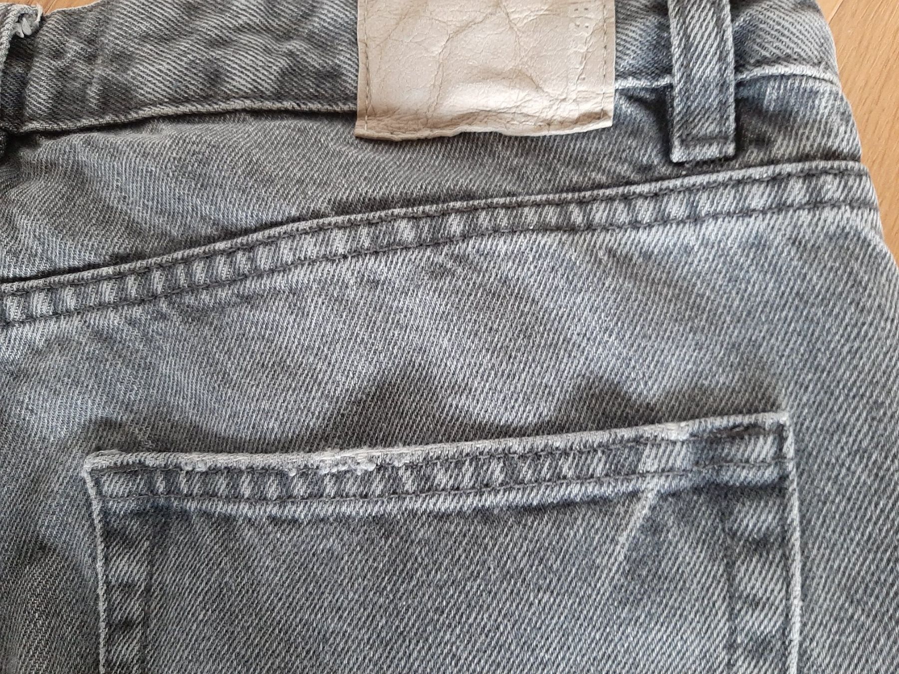 Pull&Bear Jeans: PULL&BEAR Jeans grau Gr.40 – Usato da Benken SG venduto da Schnurzli1 2