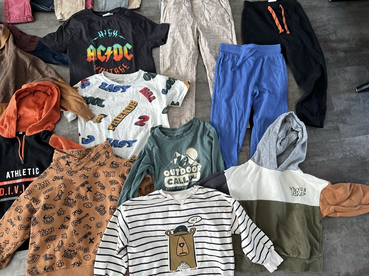 Lotti & Set di vestiti: 19-teiliges Packet in 116 – Usato da Witterswil venduto da pinkomania 1