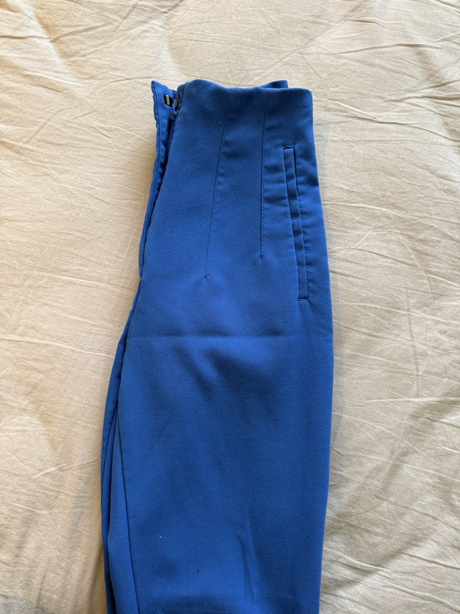 Zara Hosen: Pantalon Zara – Gebraucht aus Aproz (Nendaz) von tat.sntss