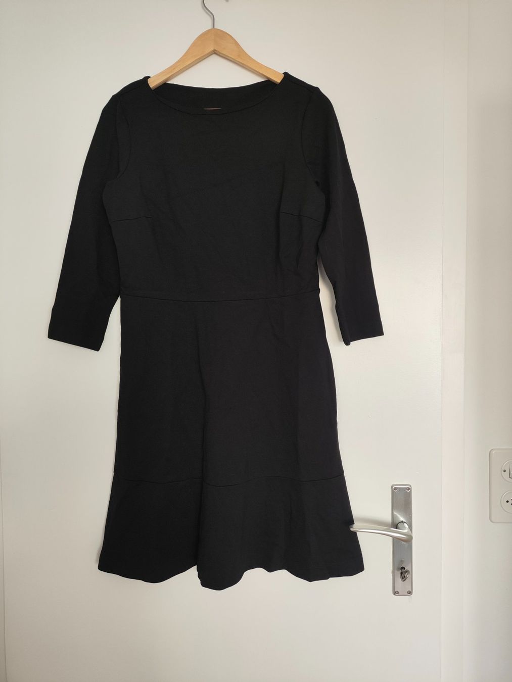 Esprit Vestiti: Neu Kleid von Esprit 36 schwarz NP 89.- – Nuovo (secondo la descrizione) da Neuhausen venduto da JessIst 2