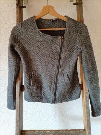 Jacke/ Jäckchen 34