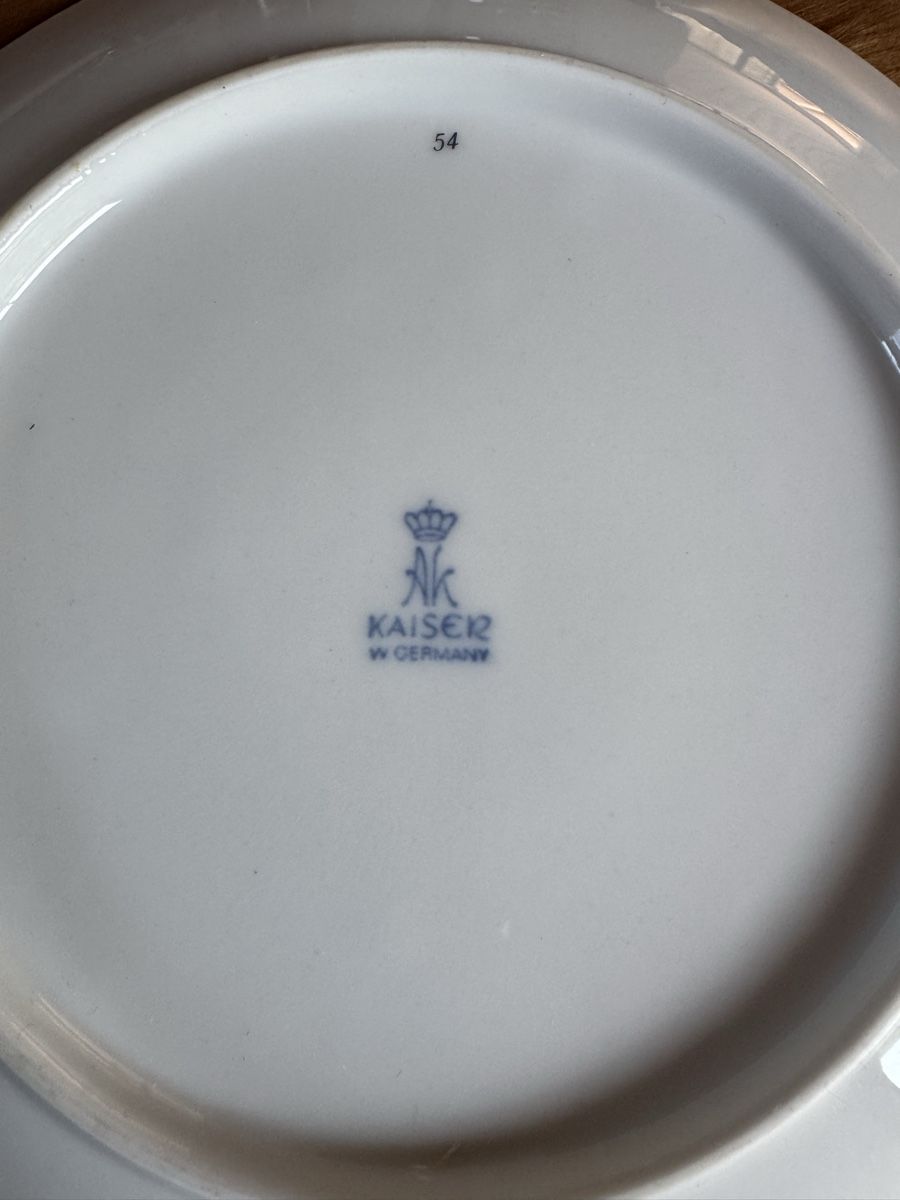 Kaiser Set di piatti: Kaiser Teetasse mit Dessertteller Rosen – Usato da Therwil venduto da rowe-spezial 8